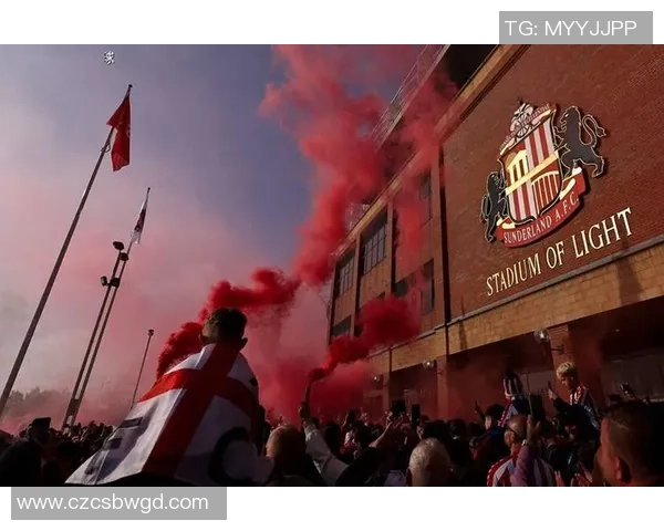 与足球球星击掌瞬间捕捉明星光辉展现热血与荣耀的交汇点