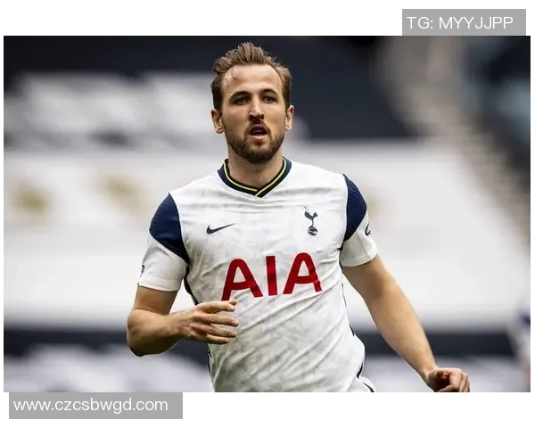 2025年世界足球球星前十排名揭晓 谁将登顶足坛荣耀之巅