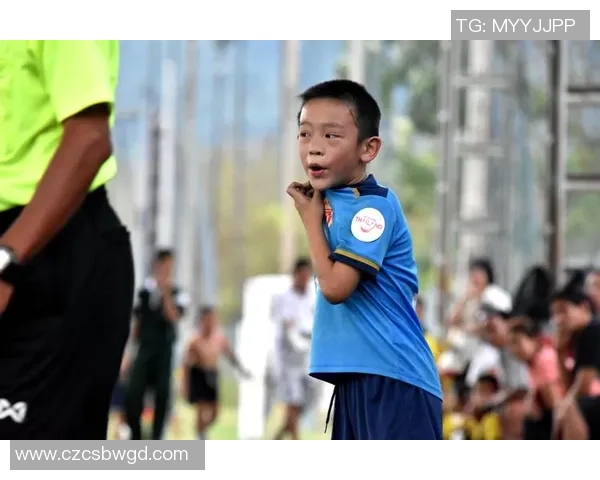 吴磊展现足球天赋助力中国队拼搏国际赛场精彩瞬间
