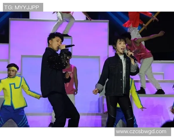 足球巨星跨界亮相电影节引发全场热议成为焦点人物 足球巨星跨界亮相电影节引发全场热议成为焦点人物